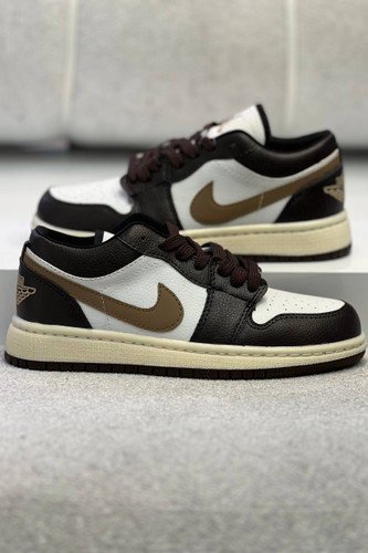 کتونی air jordan1 قهوه ای سفید