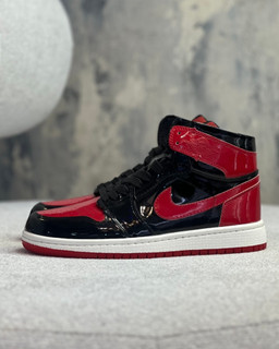 کتونی Air jordan1 high مشکی قرمز ورنی
