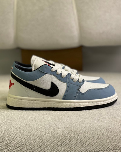 کتونی air jordan کد 1۶